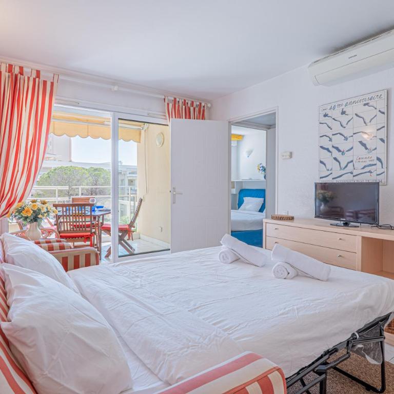 Lovely Seaside Golfe Juan - Marina - Pool - Garage - Appartement 1 Chambre avec Balcon et Vue sur Mer - 13