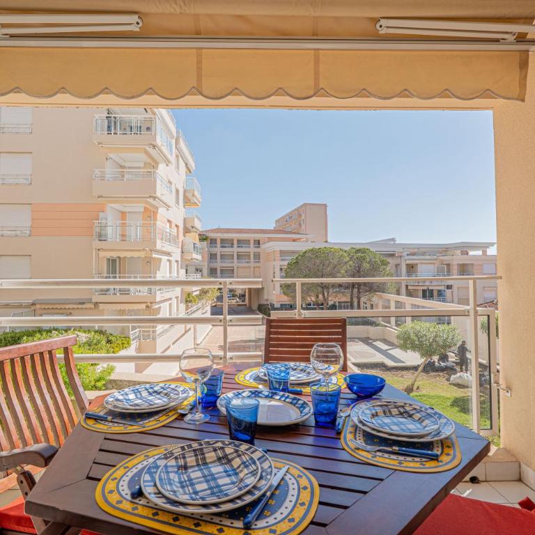 Lovely Seaside Golfe Juan - Marina - Pool - Garage - Appartement 1 Chambre avec Balcon et Vue sur Mer - 10