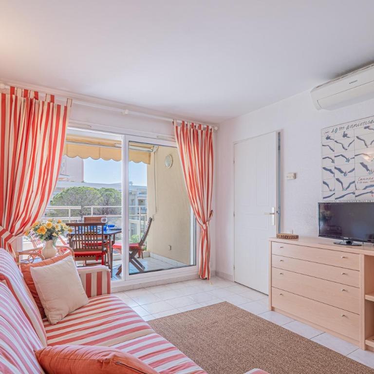 Lovely Seaside Golfe Juan - Marina - Pool - Garage - Appartement 1 Chambre avec Balcon et Vue sur Mer - 8