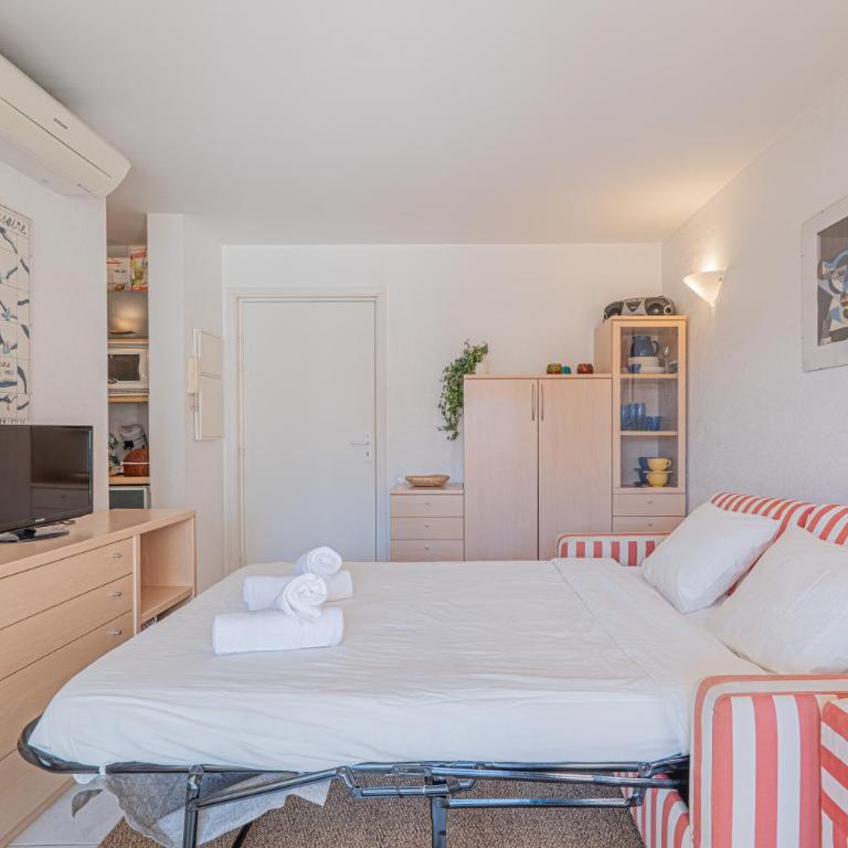 Lovely Seaside Golfe Juan - Marina - Pool - Garage - Appartement 1 Chambre avec Balcon et Vue sur Mer - 16