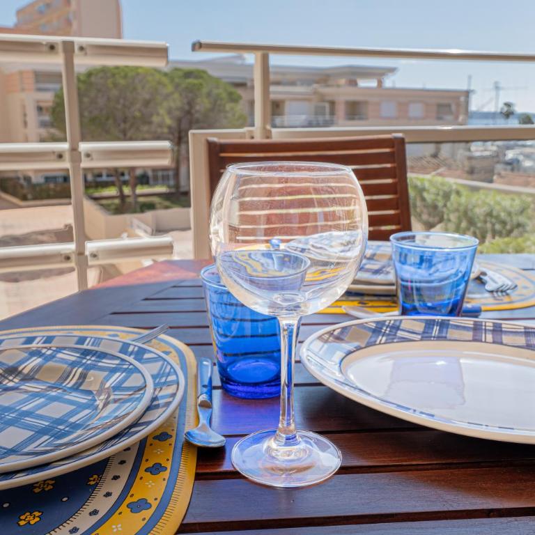 Lovely Seaside Golfe Juan - Marina - Pool - Garage - Appartement 1 Chambre avec Balcon et Vue sur Mer - 12