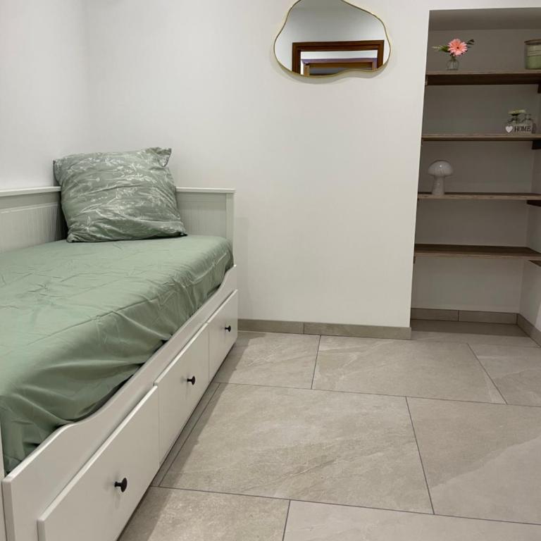 Rez de villa Peymeinade - Maison 1 Chambre - 44
