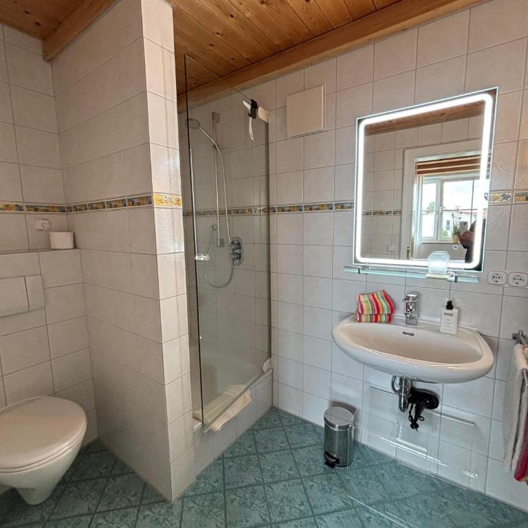 Landhaus am Bach - Doppelzimmer mit eigenem Bad - 2