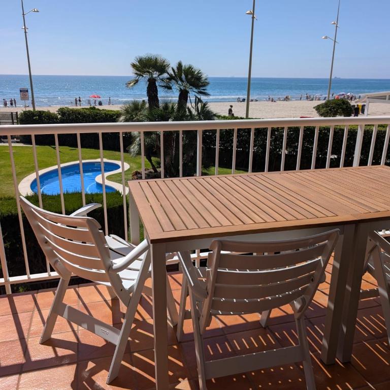 Parasol Holiday Sunny Beach Lovers 1 - Two-Bedroom Apartment - 5