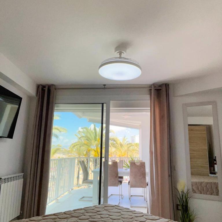 Apartamento Mauri Primera Línea del Mar - Three-Bedroom Apartment with Sea View - 6