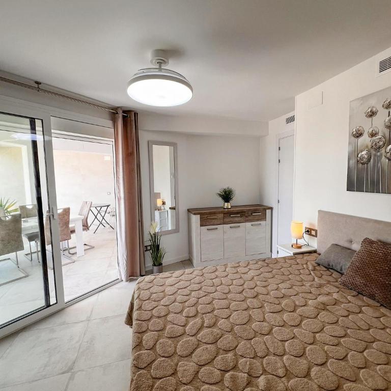 Apartamento Mauri Primera Línea del Mar - Three-Bedroom Apartment with Sea View - 11