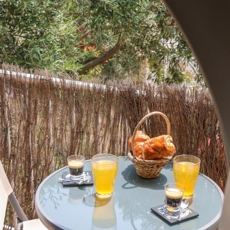 Charmant studio et jardin provencal à Saint-Cyr-sur-mer - Appartement 1 Chambre - 12