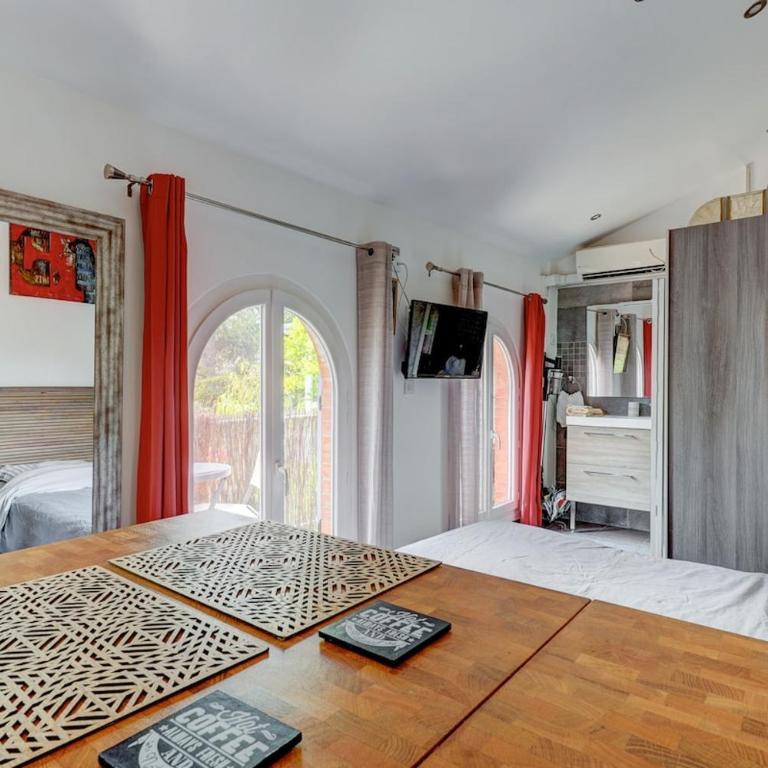 Charmant studio et jardin provencal à Saint-Cyr-sur-mer - Appartement 1 Chambre - 55