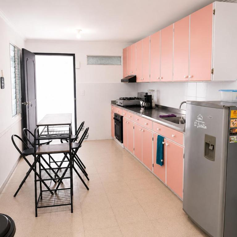 Hospedajes el Jardin - Habitación Doble Deluxe con cama supletoria - 3