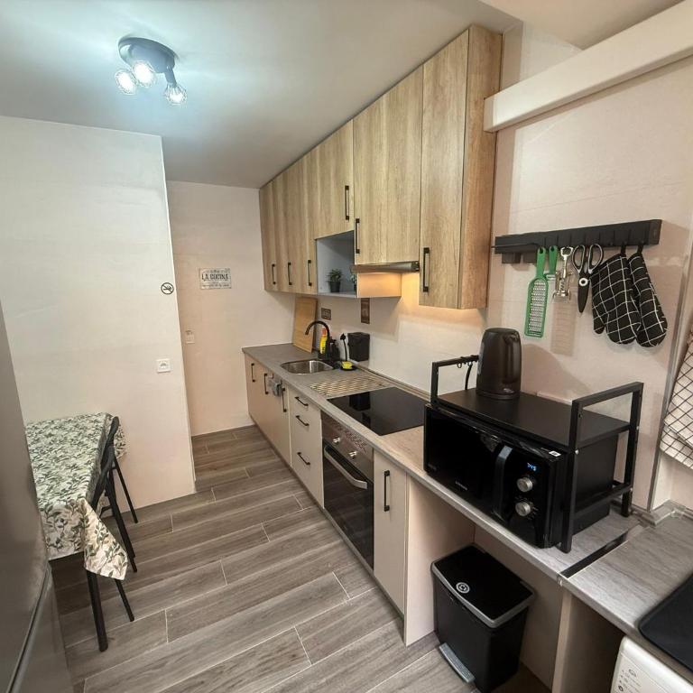 Cozy Guest Room in Modern Madrid Apartment - Single Room - 16