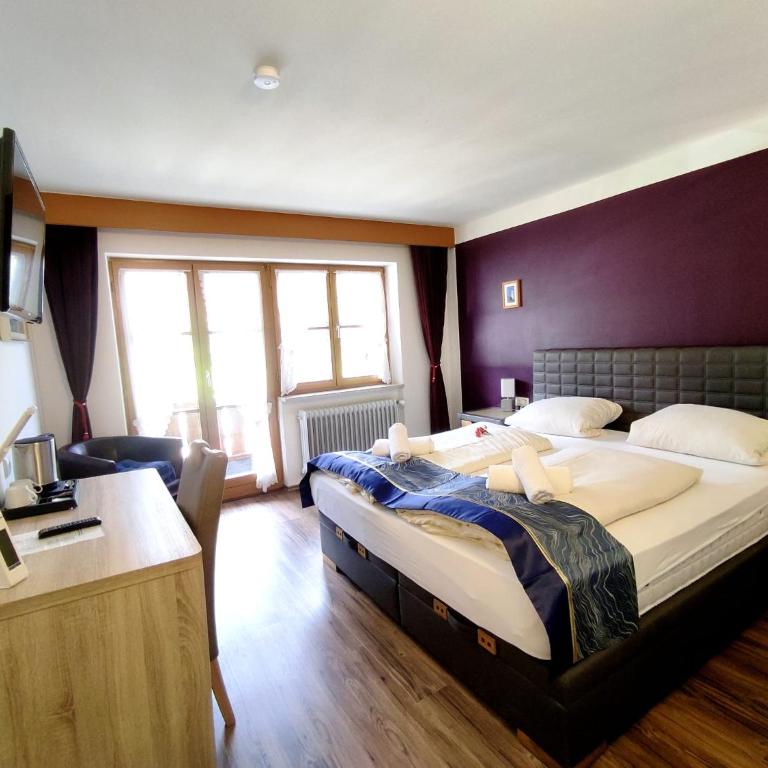 Hotel Pfrontener Hof - Doppelzimmer mit Gartenblick - 3