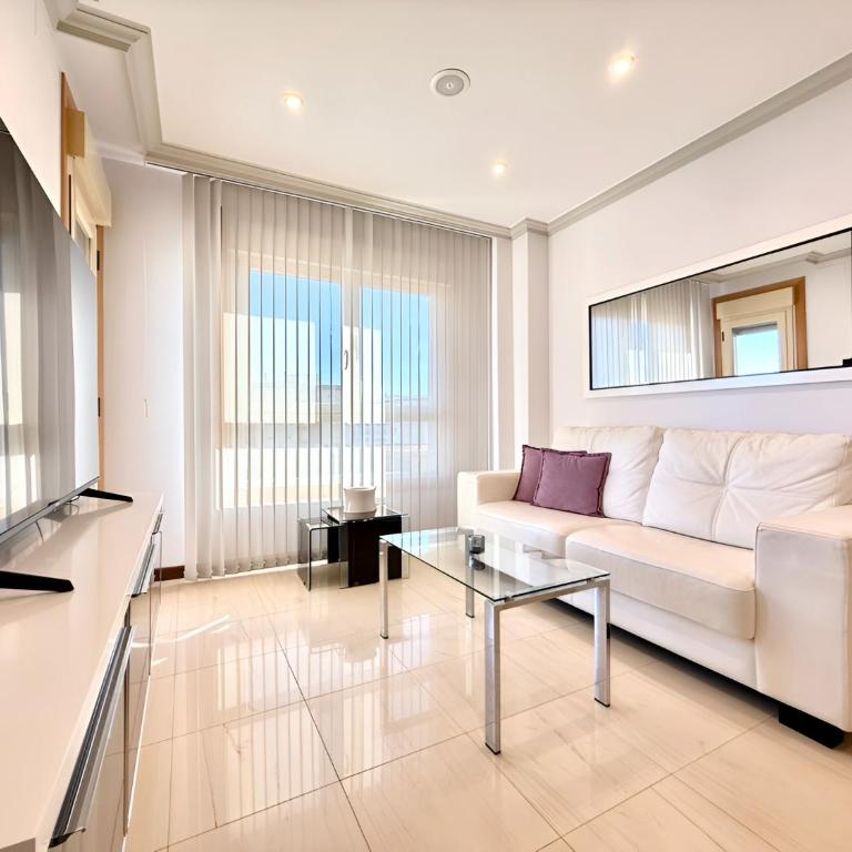 Mediterraneo Real Beach and Pool Cozy Apartment - Apartamento de 1 dormitorio - 2