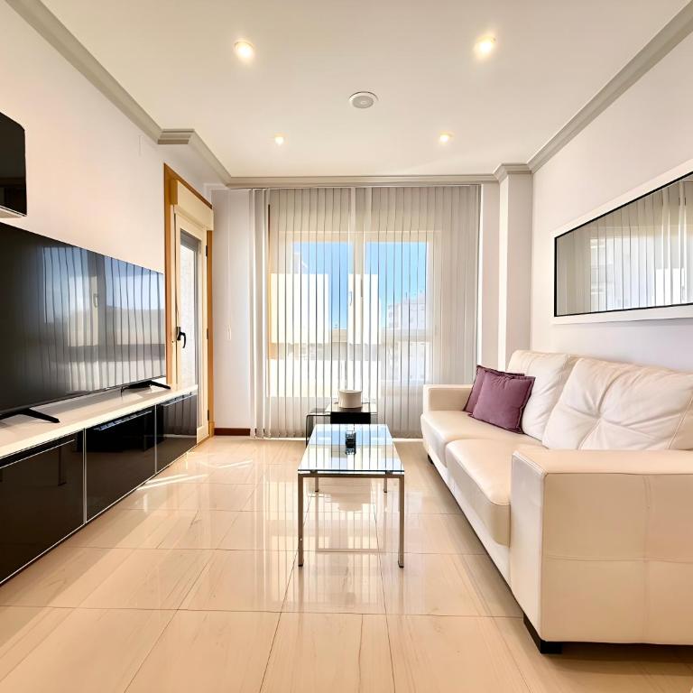 Mediterraneo Real Beach and Pool Cozy Apartment - Apartamento de 1 dormitorio - 1