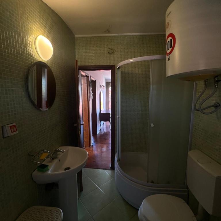 Creative Attic with Terrace & Garden -Podgorica - Apartman sa 1 Spavaćom Sobom - 8