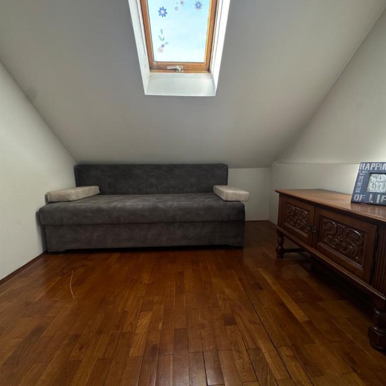 Creative Attic with Terrace & Garden -Podgorica - Apartman sa 1 Spavaćom Sobom - 18