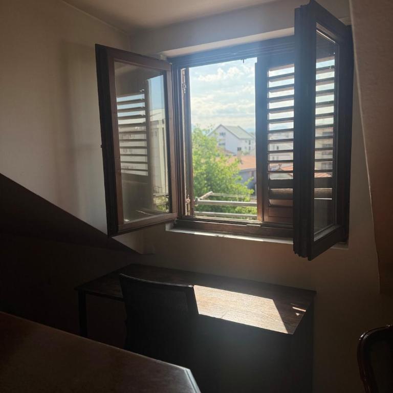Creative Attic with Terrace & Garden -Podgorica - Apartman sa 1 Spavaćom Sobom - 26