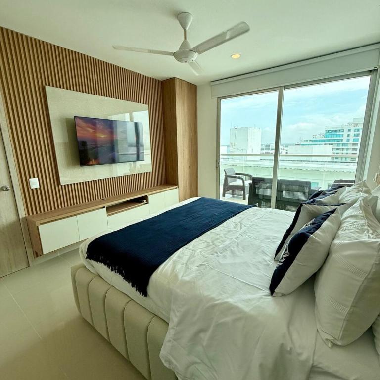 Apartamento exclusivo frente al mar salida directa - Three-Bedroom Apartment - 7