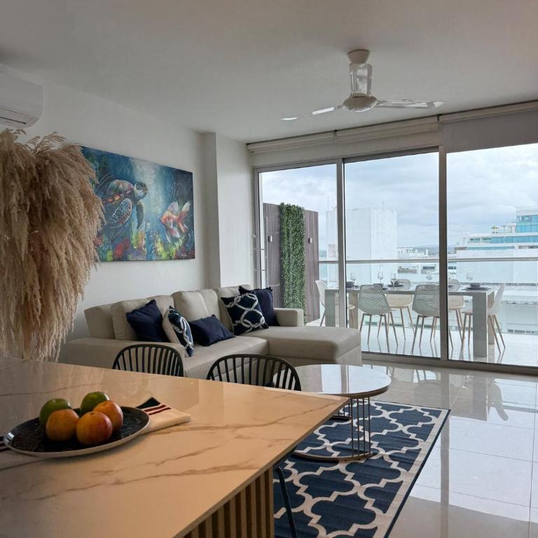 Apartamento exclusivo frente al mar salida directa - Three-Bedroom Apartment - 18