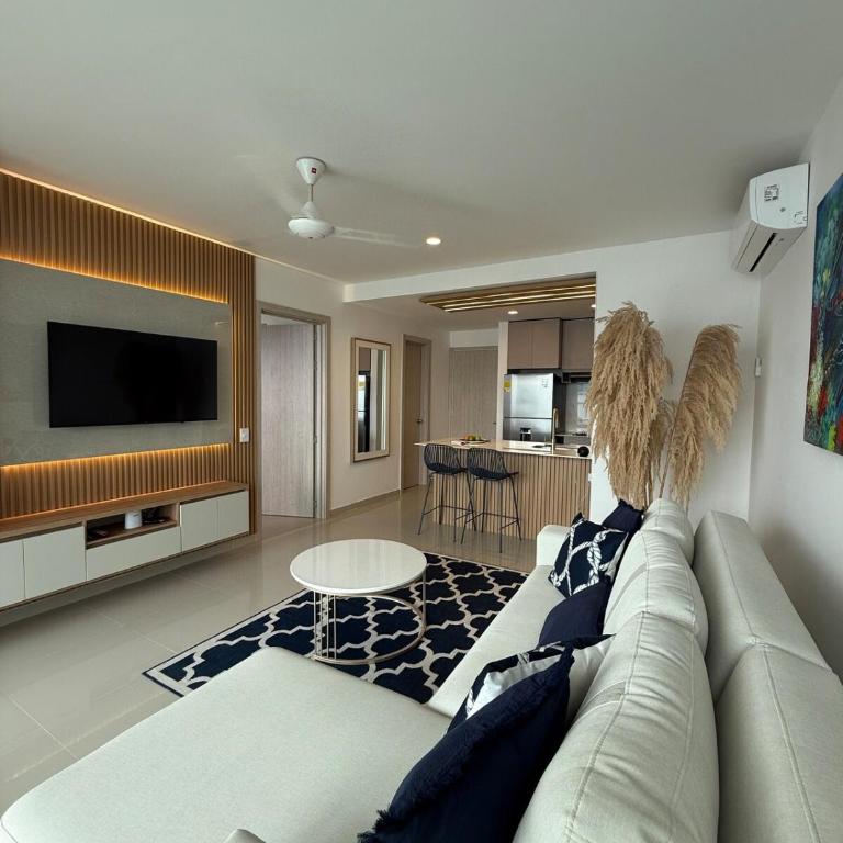 Apartamento exclusivo frente al mar salida directa - Three-Bedroom Apartment - 24