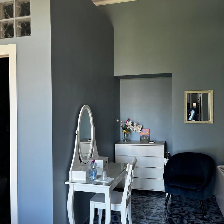 La Dimora di Donna Claudia - Superior Double Room - 4