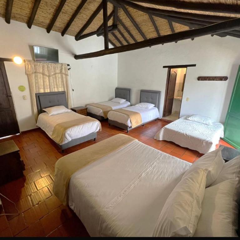 Casa Naturhola 2 - Habitación Familiar con balcón - 8