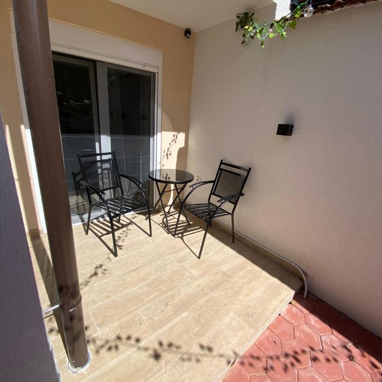 Melrose - One-Bedroom Apartment - 3