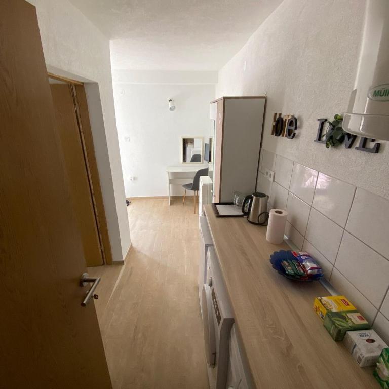 Melrose - One-Bedroom Apartment - 14