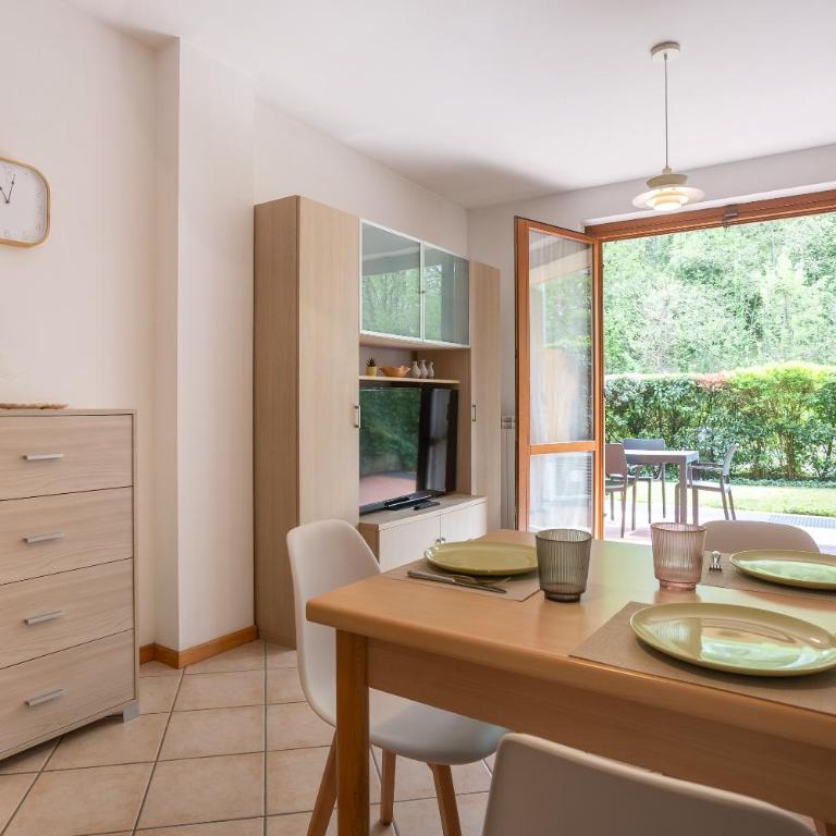 Desenzano apartment with garden, garage and pool - One-Bedroom Apartment - 7