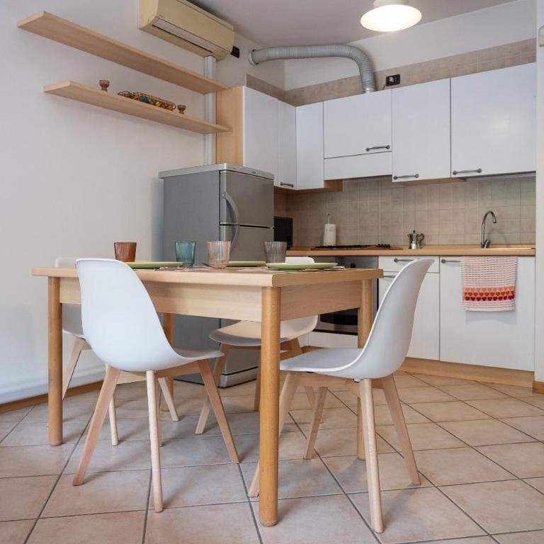 Desenzano apartment with garden, garage and pool - One-Bedroom Apartment - 3