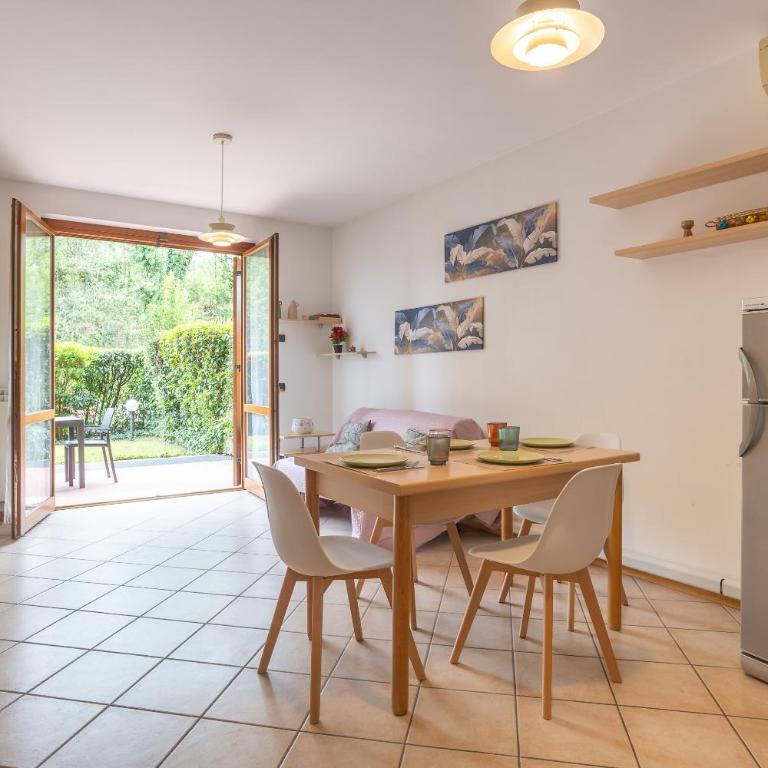 Desenzano apartment with garden, garage and pool - One-Bedroom Apartment - 1