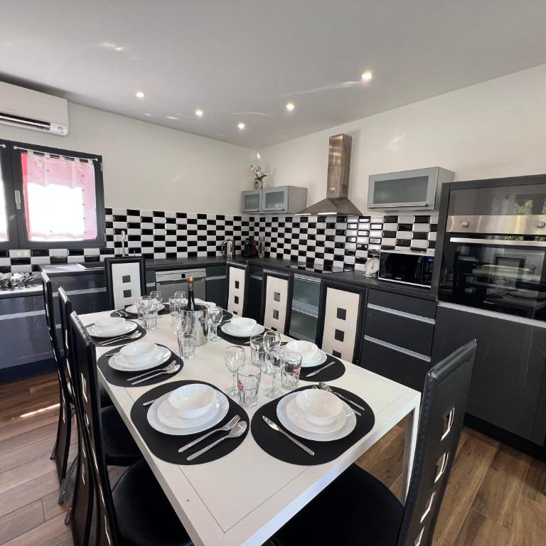 Domaine Baccia Donna - Jacuzzi, Climatisation, Parking privé - Nice Monaco - Appartement en Duplex - 18