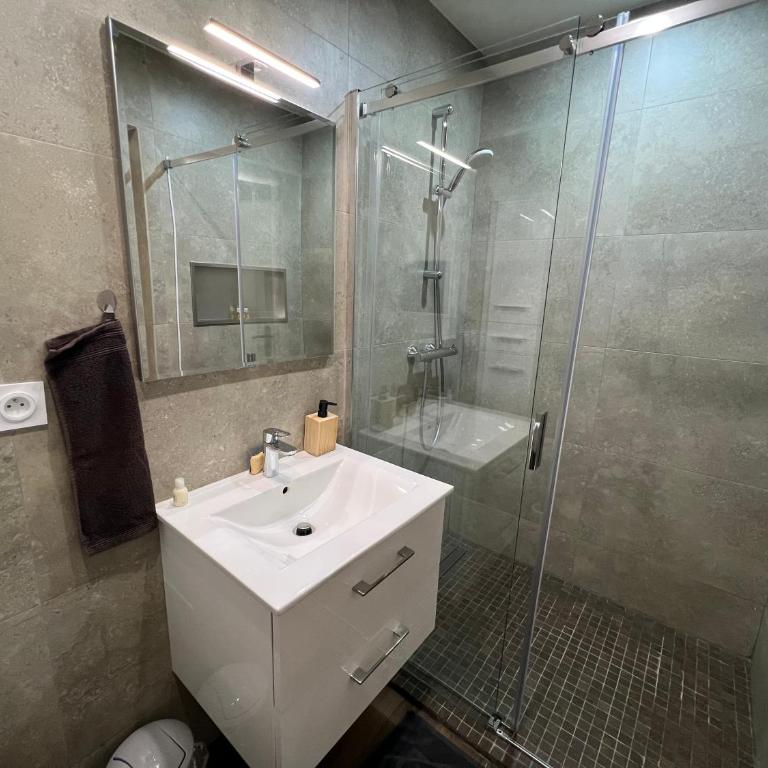 Domaine Baccia Donna - Jacuzzi, Climatisation, Parking privé - Nice Monaco - Appartement en Duplex - 24