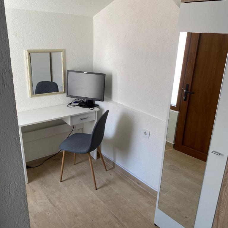 Melrose - One-Bedroom Apartment - 8