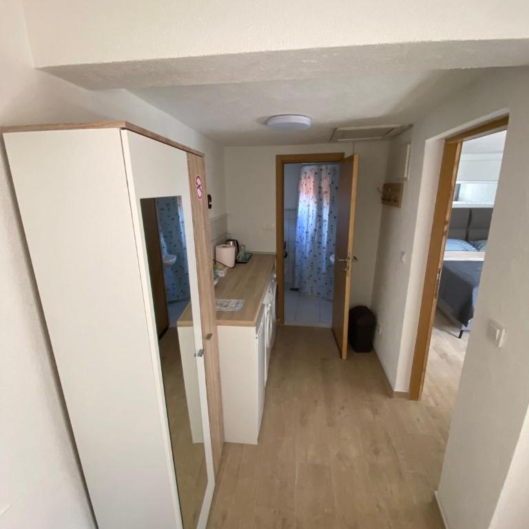 Melrose - One-Bedroom Apartment - 5