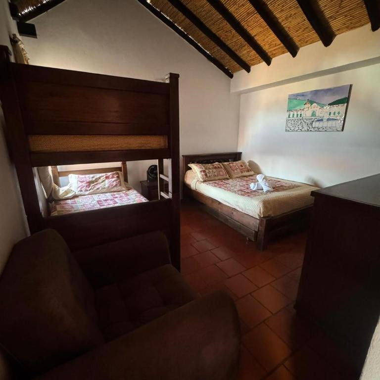 Casa Naturhola 2 - Habitación Cuádruple con baño privado - 3
