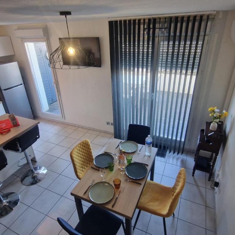 Beau duplex CAP CAMARGUE piscine 4 pers terrasse et parking dans résidence sécurisée - Appartement 2 Chambres - Vue sur Piscine - 28