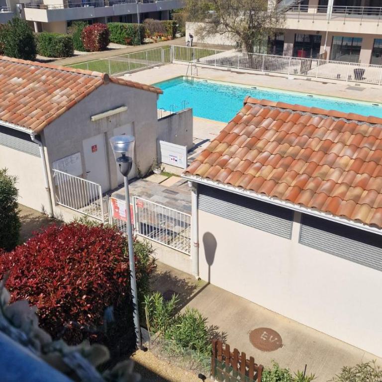 Beau duplex CAP CAMARGUE piscine 4 pers terrasse et parking dans résidence sécurisée - Appartement 2 Chambres - Vue sur Piscine - 2