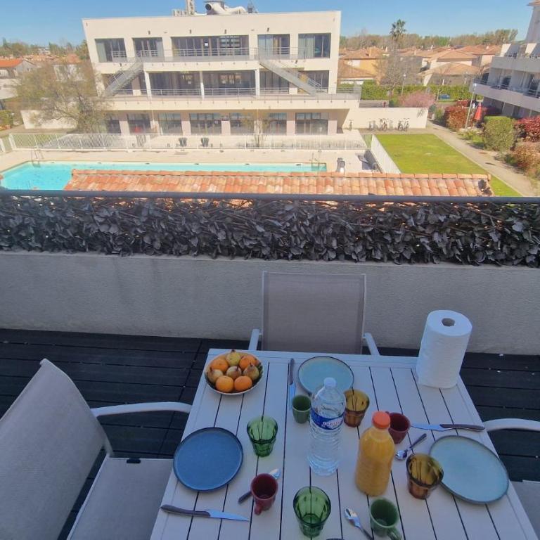 Beau duplex CAP CAMARGUE piscine 4 pers terrasse et parking dans résidence sécurisée - Appartement 2 Chambres - Vue sur Piscine - 7