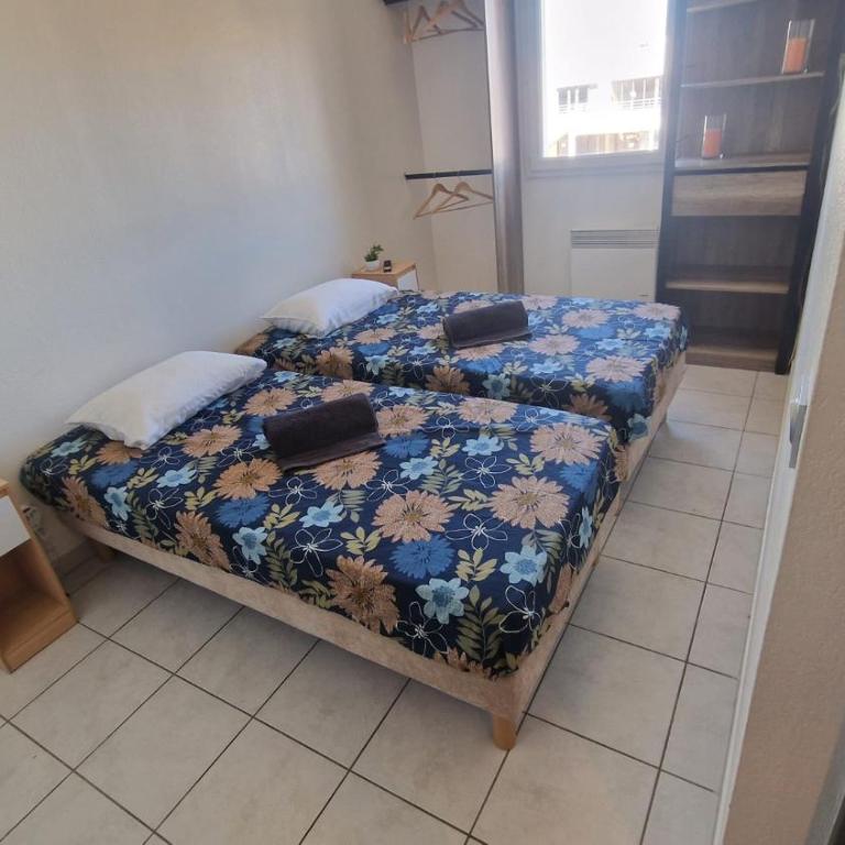 Beau duplex CAP CAMARGUE piscine 4 pers terrasse et parking dans résidence sécurisée - Appartement 2 Chambres - Vue sur Piscine - 74