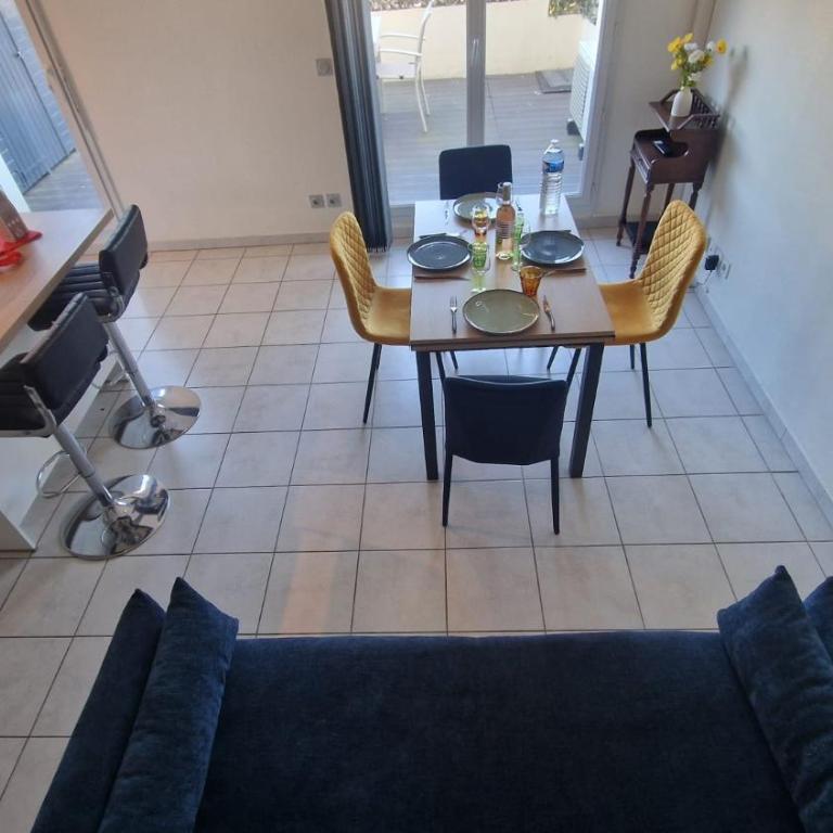 Beau duplex CAP CAMARGUE piscine 4 pers terrasse et parking dans résidence sécurisée - Appartement 2 Chambres - Vue sur Piscine - 49