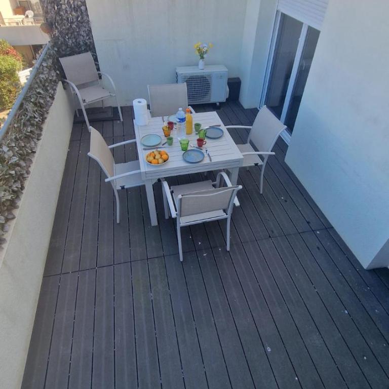 Beau duplex CAP CAMARGUE piscine 4 pers terrasse et parking dans résidence sécurisée - Appartement 2 Chambres - Vue sur Piscine - 19