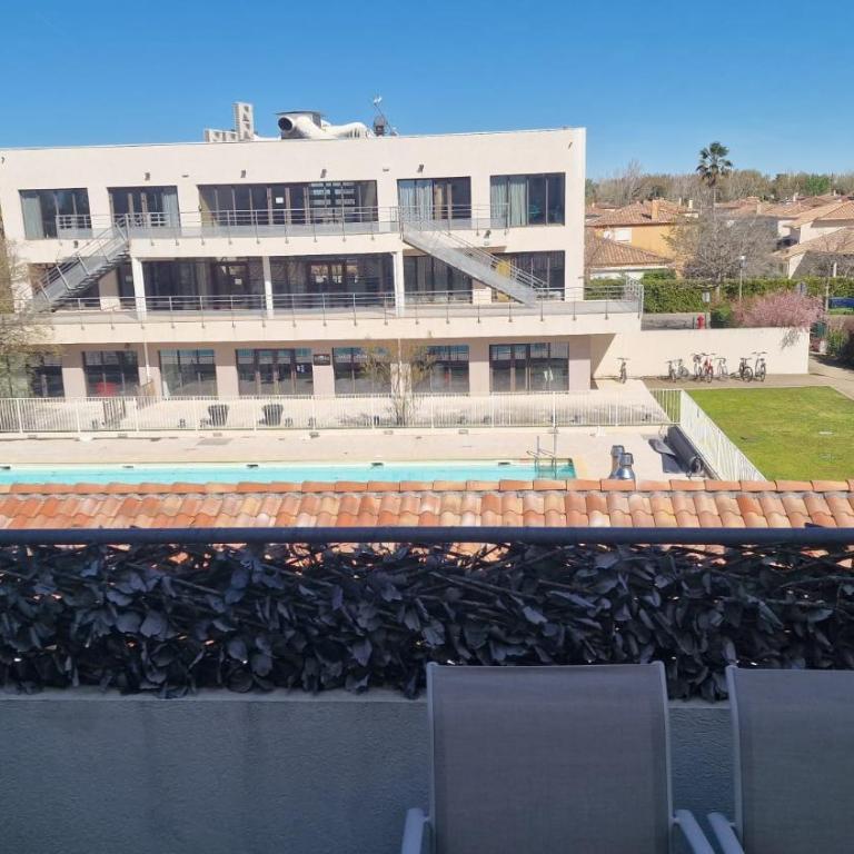 Beau duplex CAP CAMARGUE piscine 4 pers terrasse et parking dans résidence sécurisée - Appartement 2 Chambres - Vue sur Piscine - 11