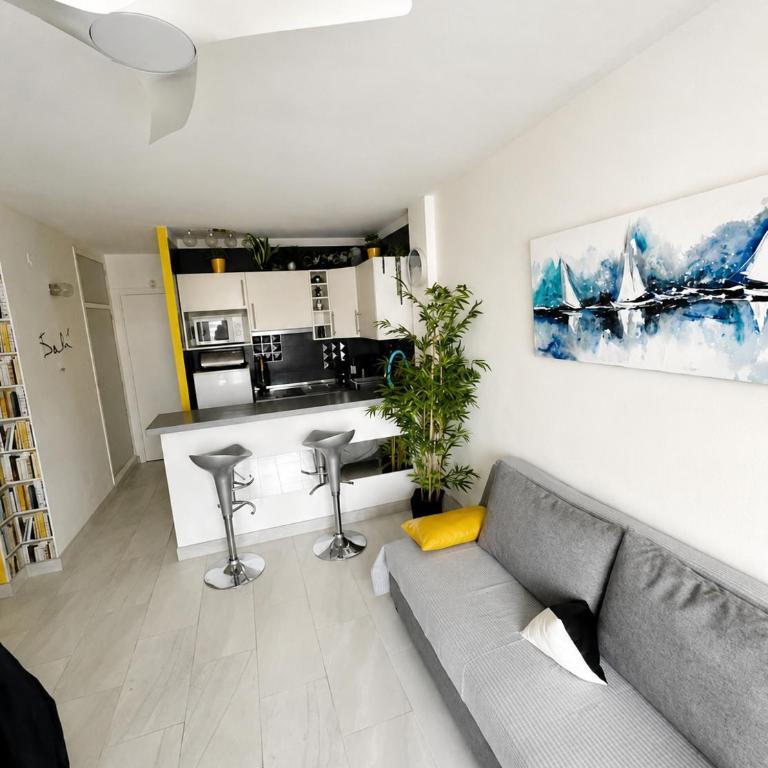 TRÈS BEL APPARTEMENT ENTIÈREMENT RÉNOVÉ - Apartamento de 1 dormitorio - 20