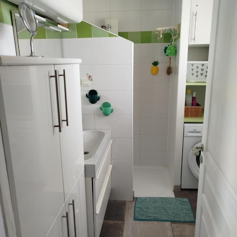 T2 350m mer rez de jardin terrasse parking privé - Apartment mit 1 Schlafzimmer - 11