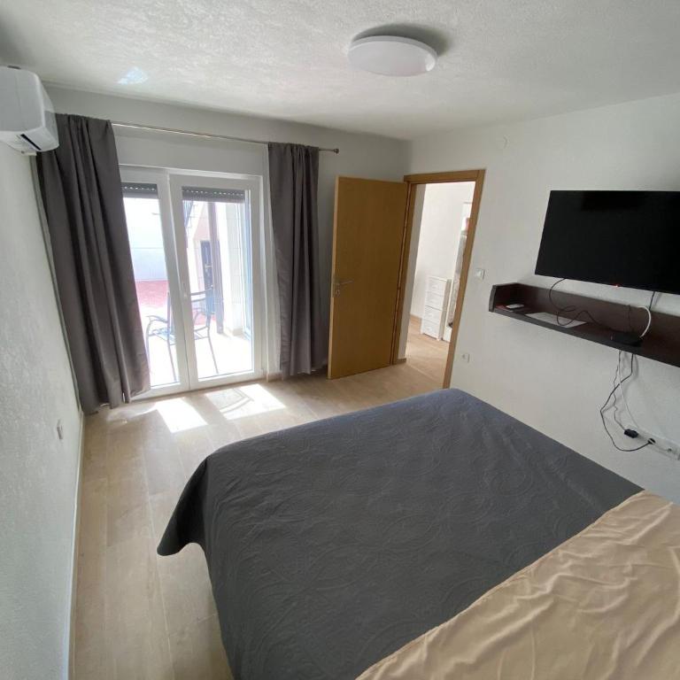 Melrose - One-Bedroom Apartment - 10