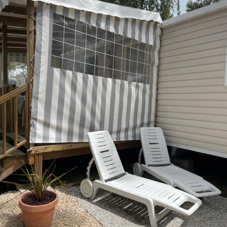 Séjour famille en Vendée - Mobil home 4 personnes avec terrasse & piscines - Casa Móvil - 2