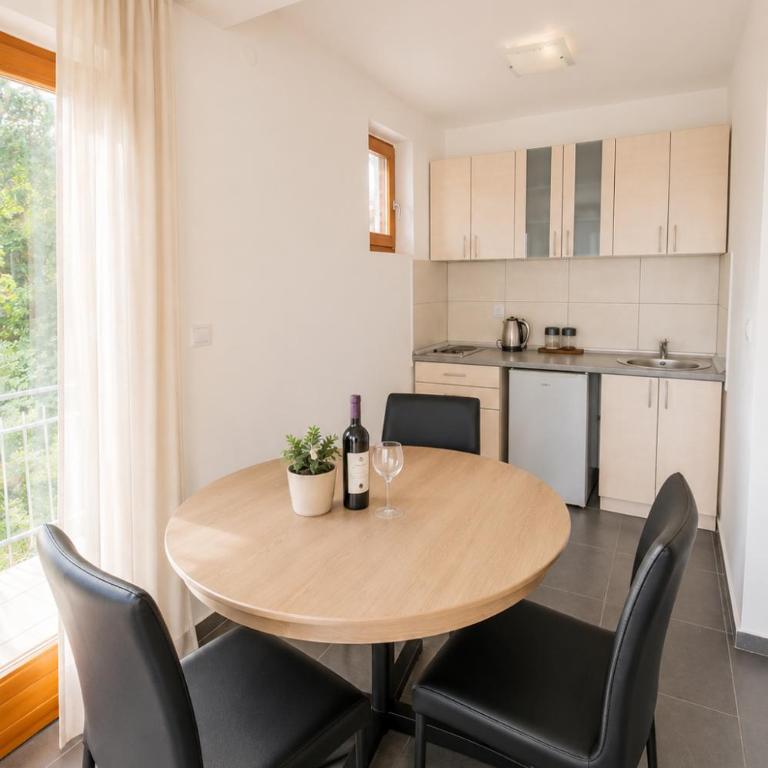 SunSeoce Apartments - One-Bedroom Apartment with Balcony and Sea View - 6