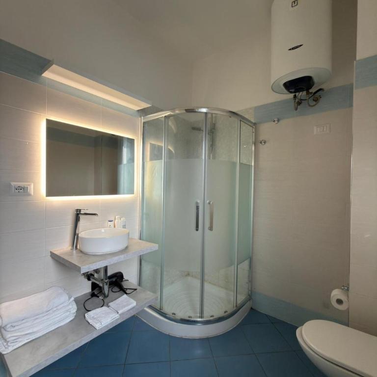 Levante Guesthouse - Large Double Room - 9