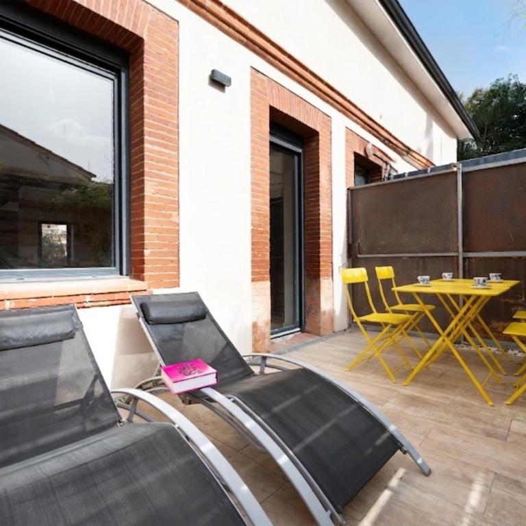 Beautiful House avec terrasse privée - Havre de paix Côté pavé, Centre-ville Toulouse - Maison 2 Chambres - 24