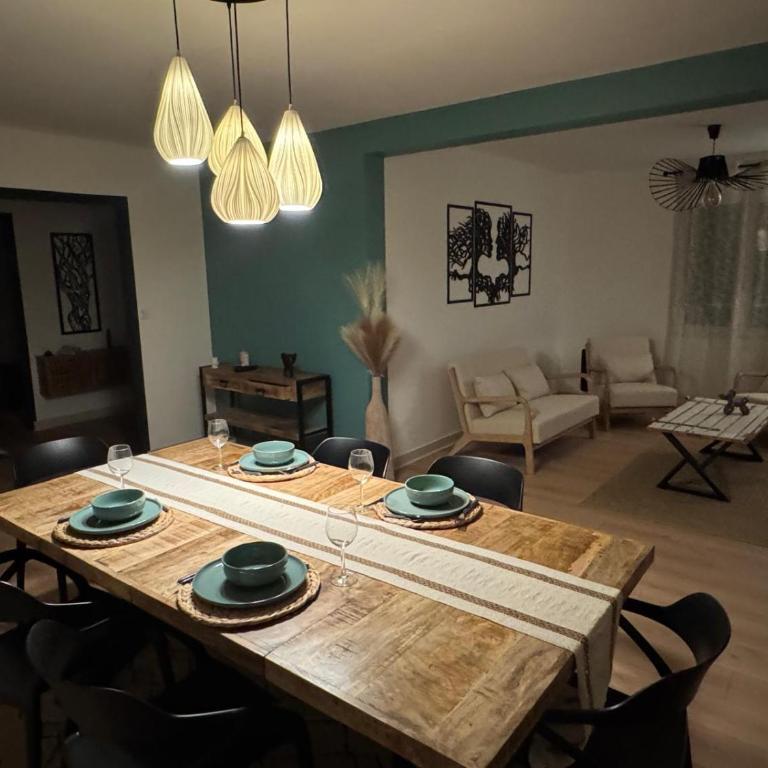 Maison familiale rénovée, centre et plage à pied!! 4ch, salle de jeux, jardin cloturé - Haus mit 4 Schlafzimmern - 20